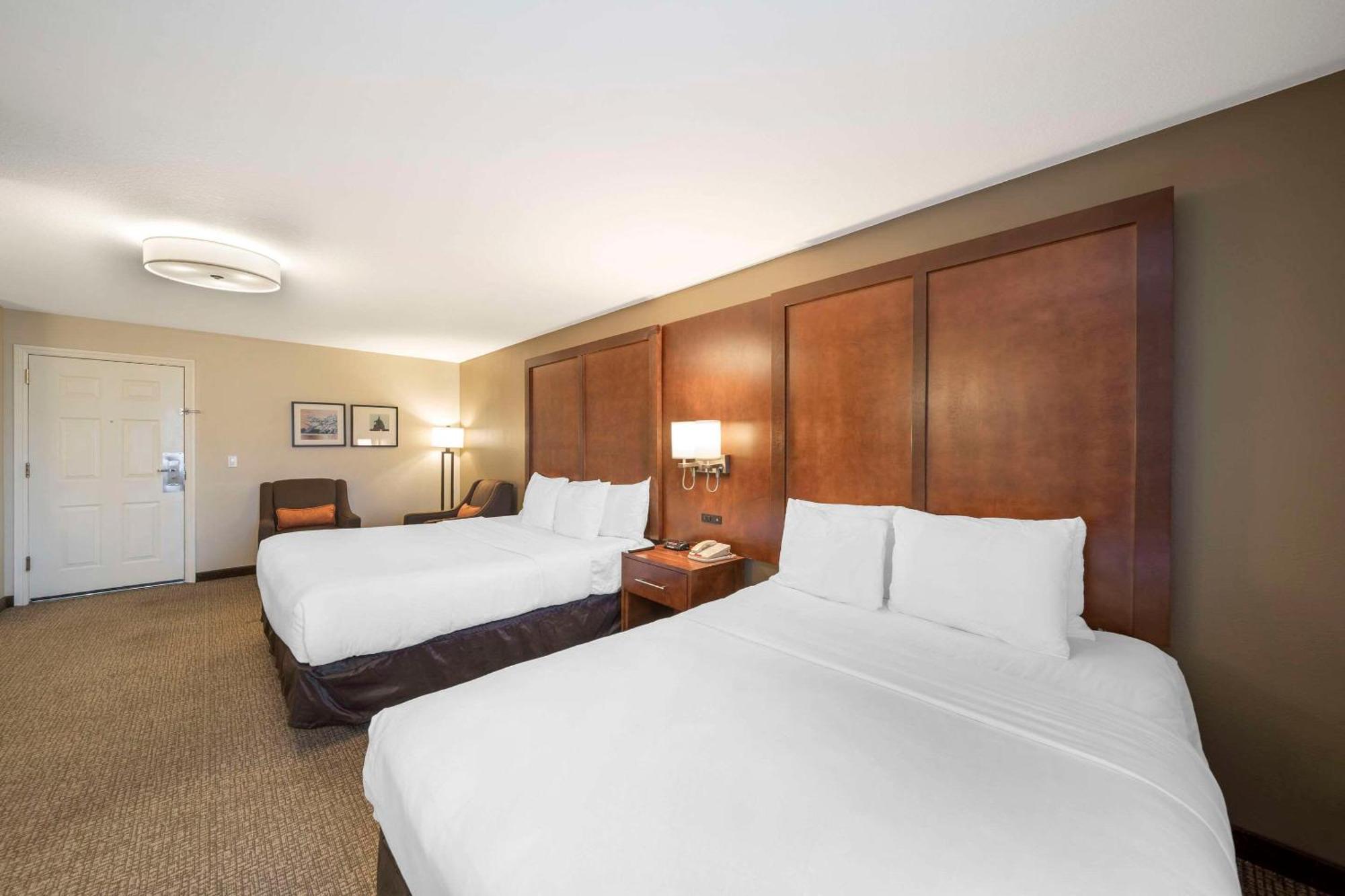 คอมฟอร์ต สวีท เรด บลัฟฟ์ เนียร์ ไอ-5 Hotel ภายนอก รูปภาพ